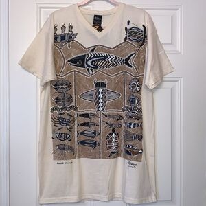 NWT Churinga Australia Arlunya Shark Blue V-Neck Cotton T-Shirt Men’s Size 2XL